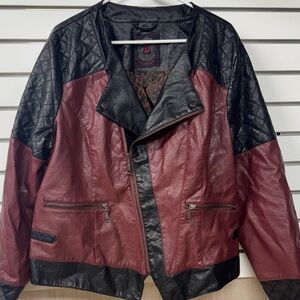 Dollhouse 2 Tone  Black and Burgundy Faux Leather Moto Biker Jacket size Xlarge